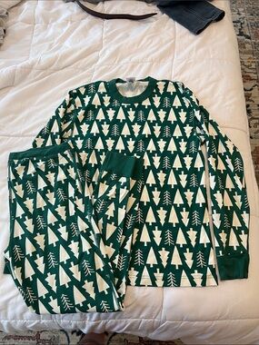 Hannah Anderson Holiday Pajama Set - Green Trees